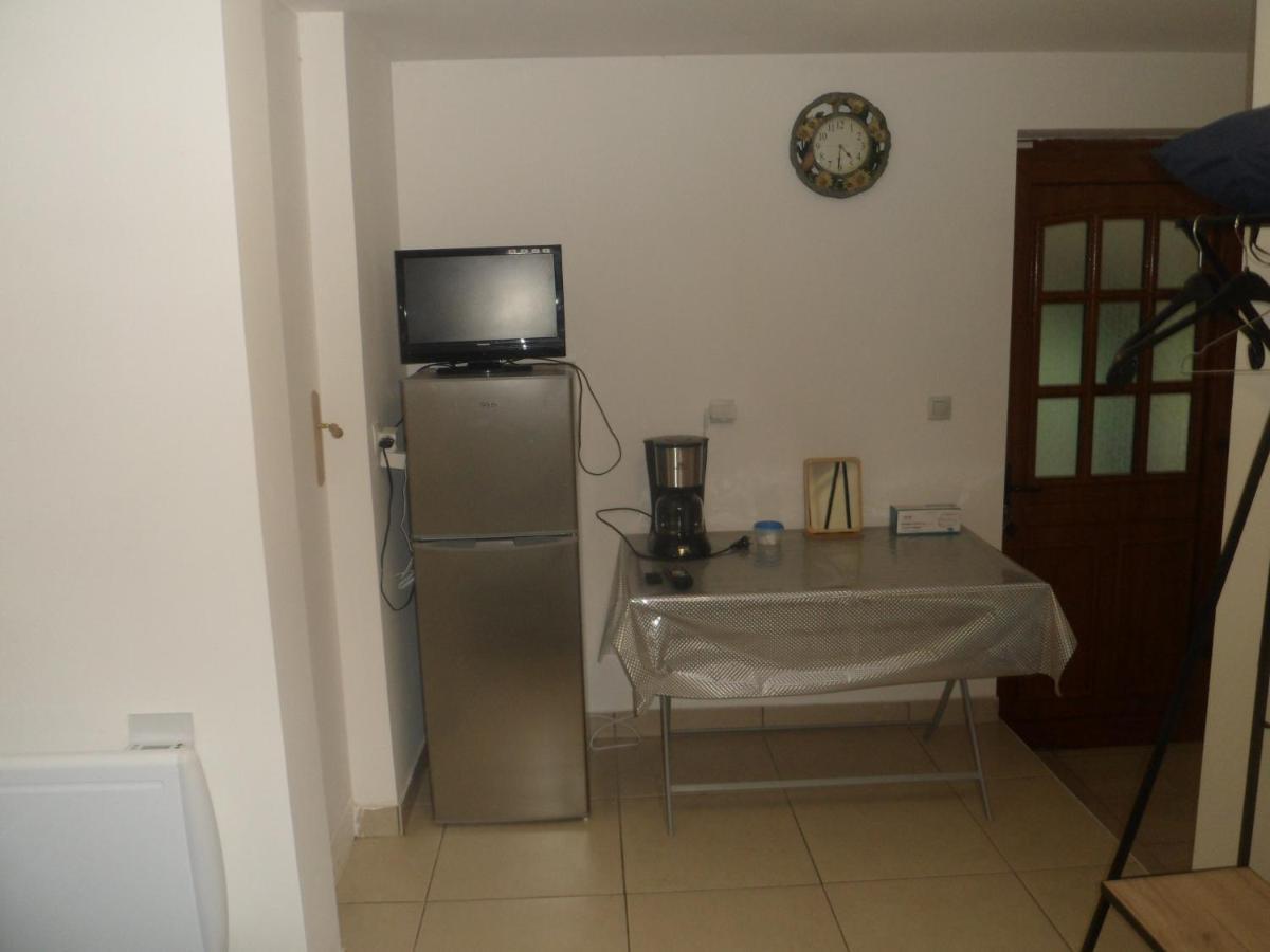 Siros Apartment Iron Exterior foto